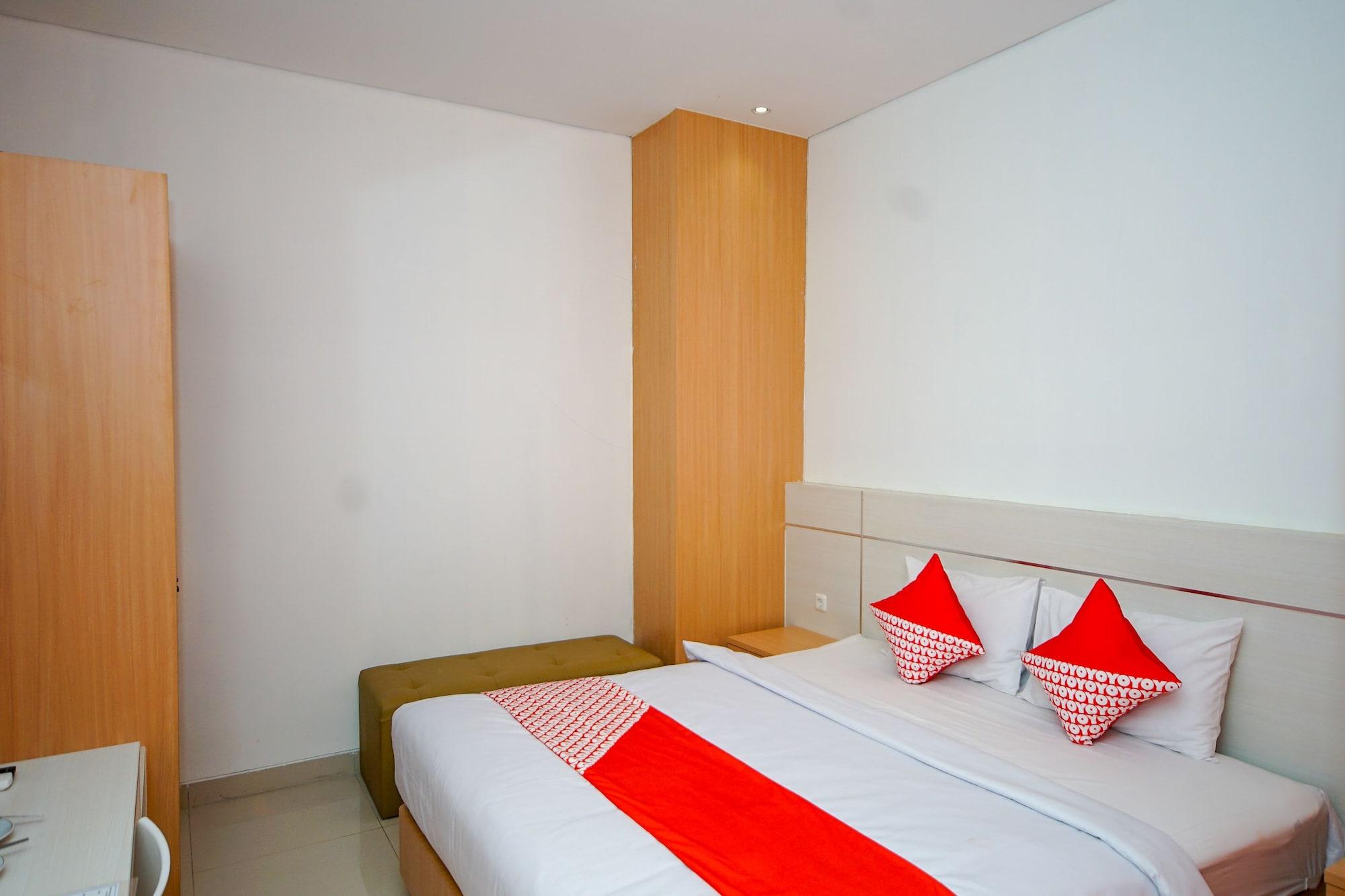 Oyo 344 Kr Hotel Palembang Eksteriør billede