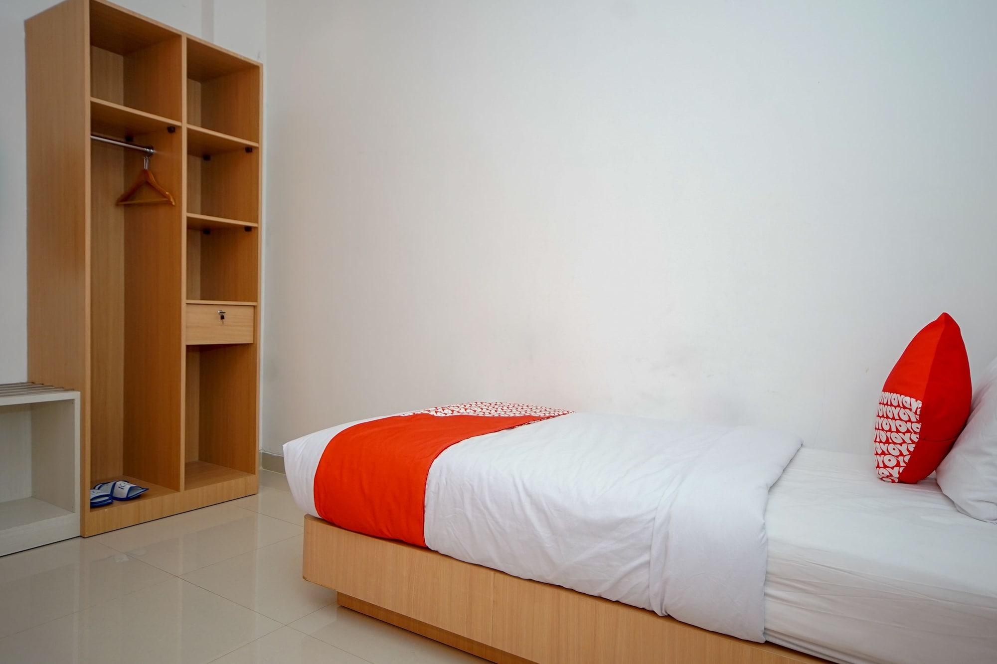 Oyo 344 Kr Hotel Palembang Eksteriør billede