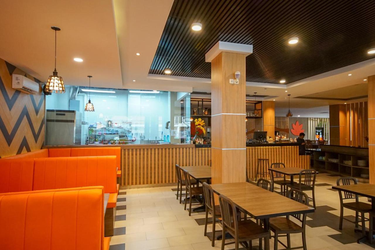 Oyo 344 Kr Hotel Palembang Eksteriør billede