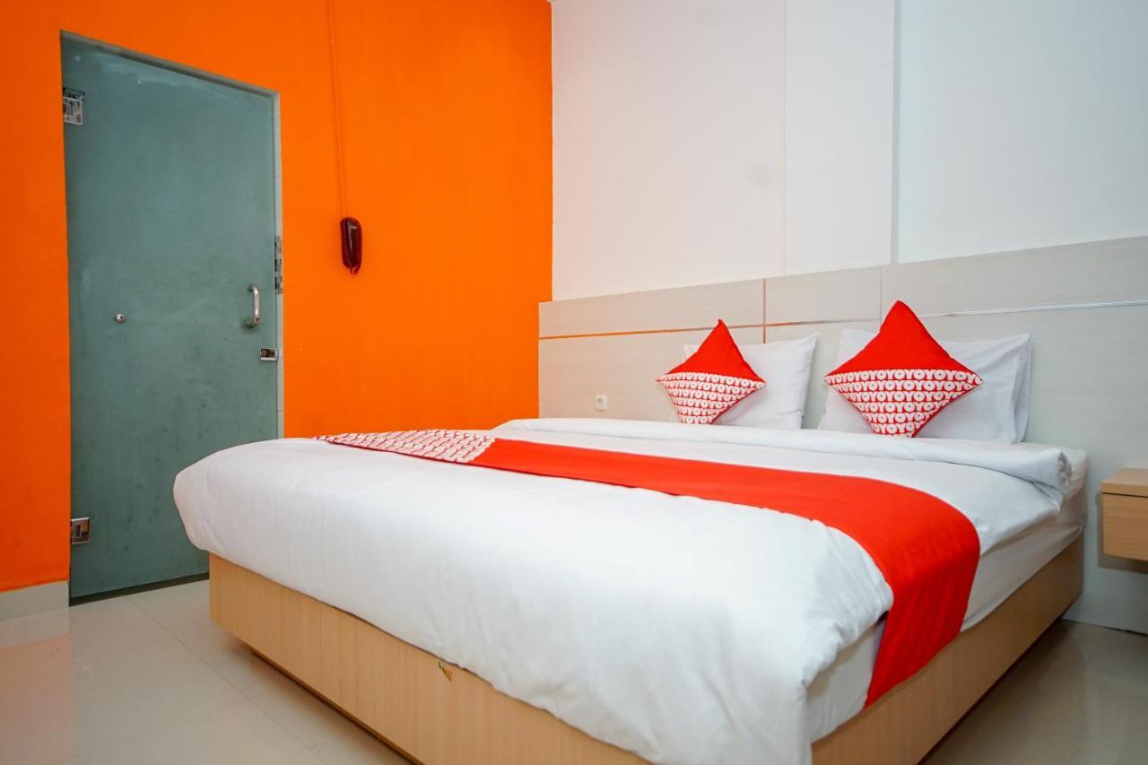 Oyo 344 Kr Hotel Palembang Eksteriør billede