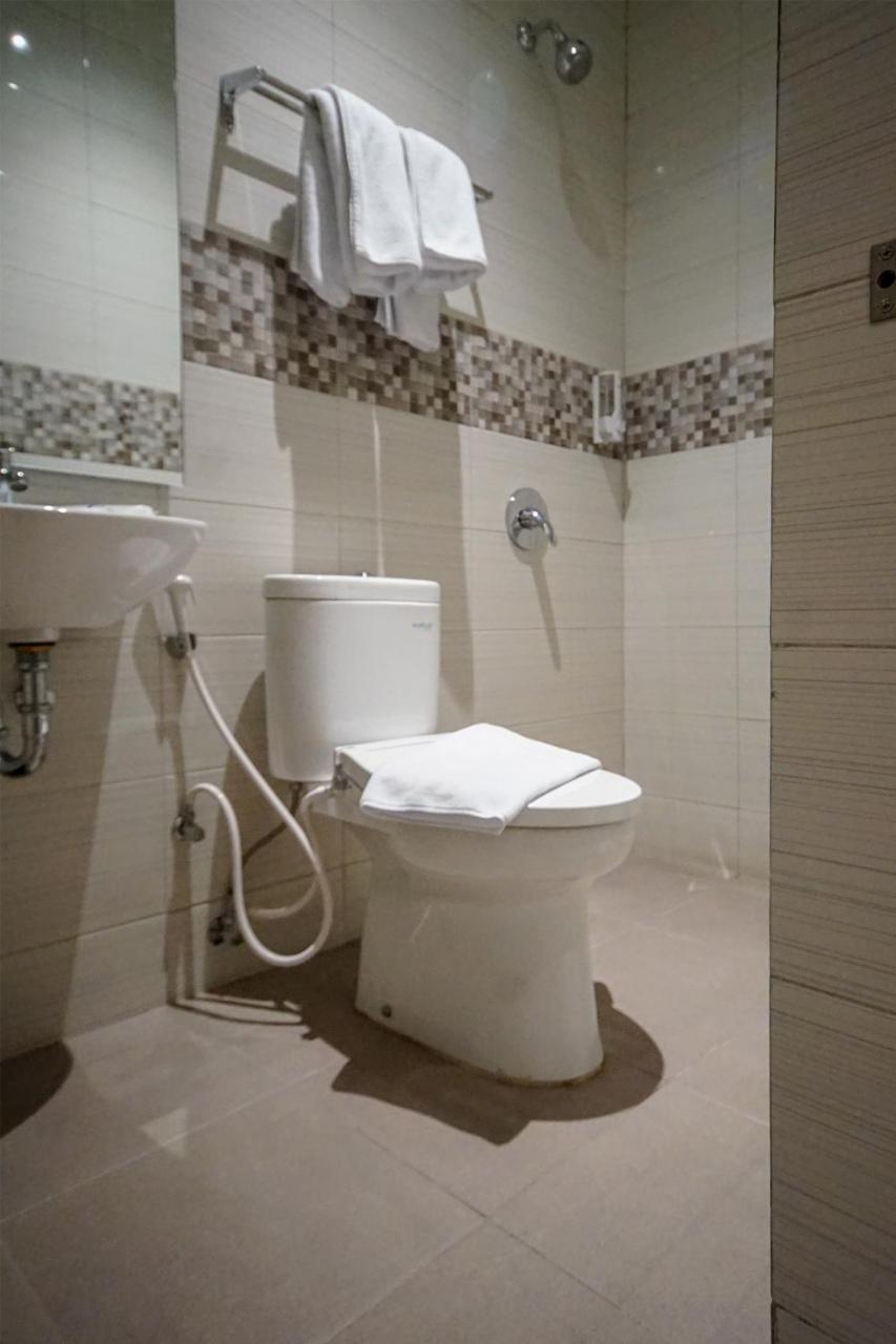 Oyo 344 Kr Hotel Palembang Eksteriør billede