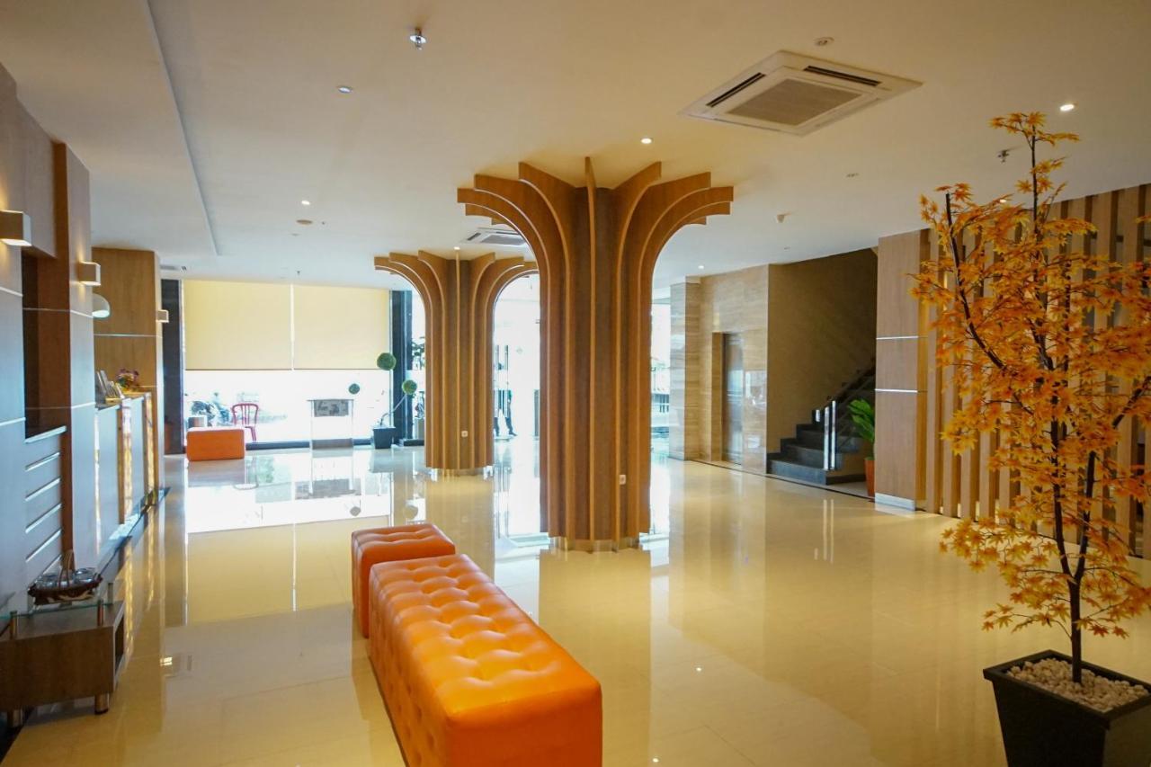 Oyo 344 Kr Hotel Palembang Eksteriør billede