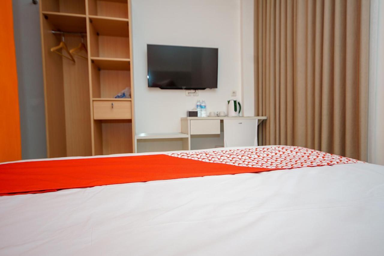 Oyo 344 Kr Hotel Palembang Eksteriør billede